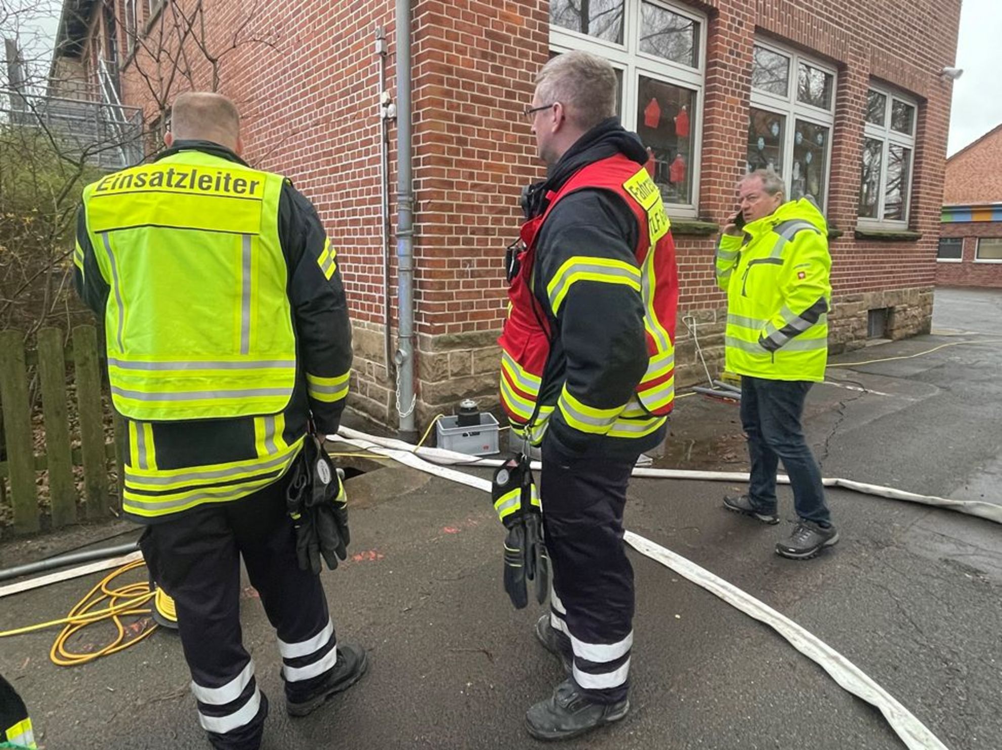  Leinetal Online News: Feuerwehr drückt die Schulbank