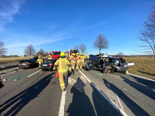 Leine On De Leinetal Online News Update Schwerer Unfall Auf Der B217 Drei Rettungshubschrauber Im Einsatz